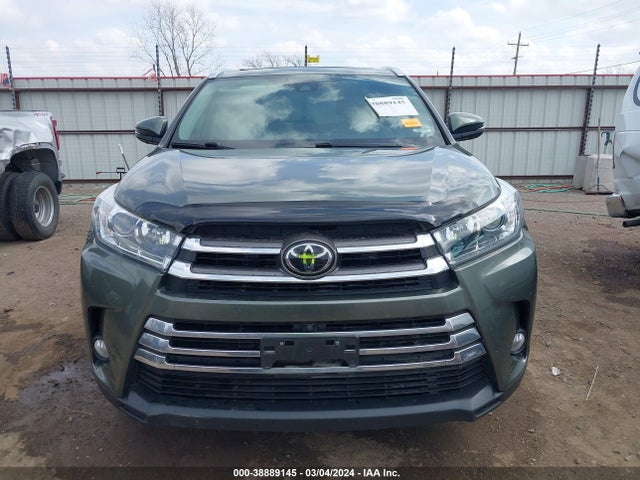 Toyota Highlander Limited Platinum 2018 5TDDZRFH1JS804072 Image 11