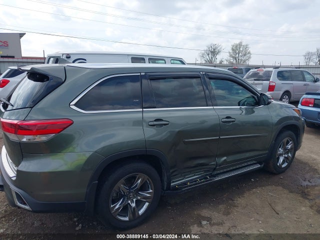 Toyota Highlander Limited Platinum 2018 5TDDZRFH1JS804072 Image 12