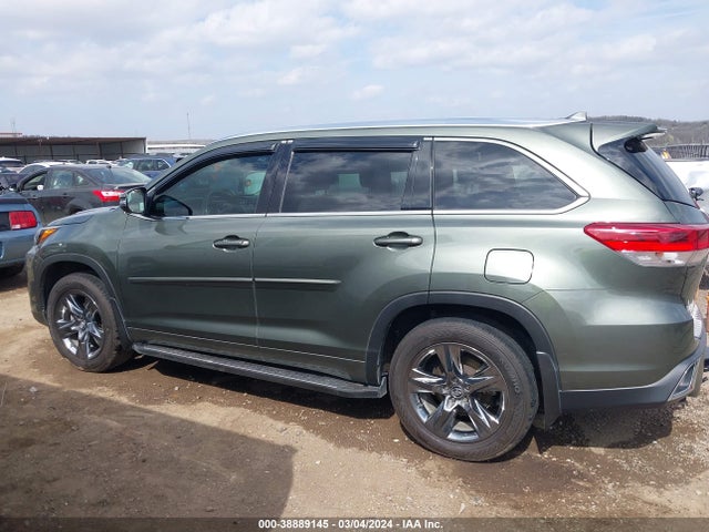 Toyota Highlander Limited Platinum 2018 5TDDZRFH1JS804072 Image 13