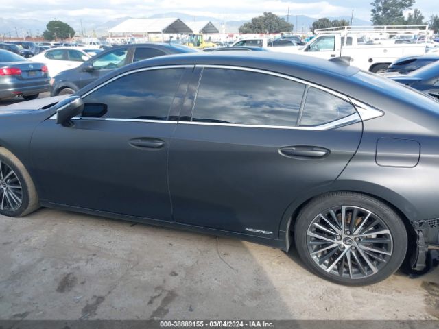 58ADA1C14NU017591 Lexus ES 300H