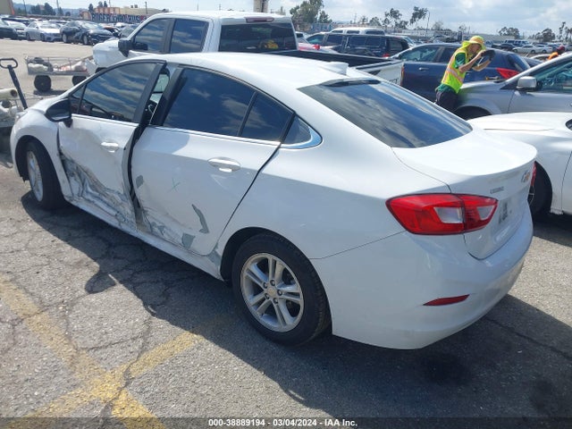 Chevrolet CRUZE LT 2018 1G1BE5SMXJ7177843 Image 3