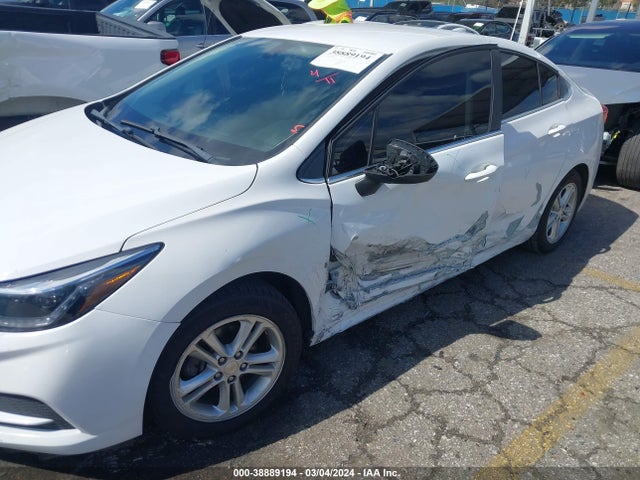 Chevrolet CRUZE LT 2018 1G1BE5SMXJ7177843 Image 6