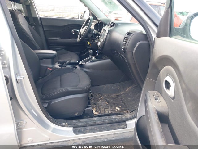 KIA SOUL + 2018 KNDJP3A52J7608557 Image 5