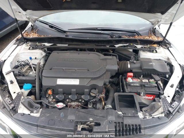 Honda Accord Touring 2016 1HGCR3F99GA010669 Image 10