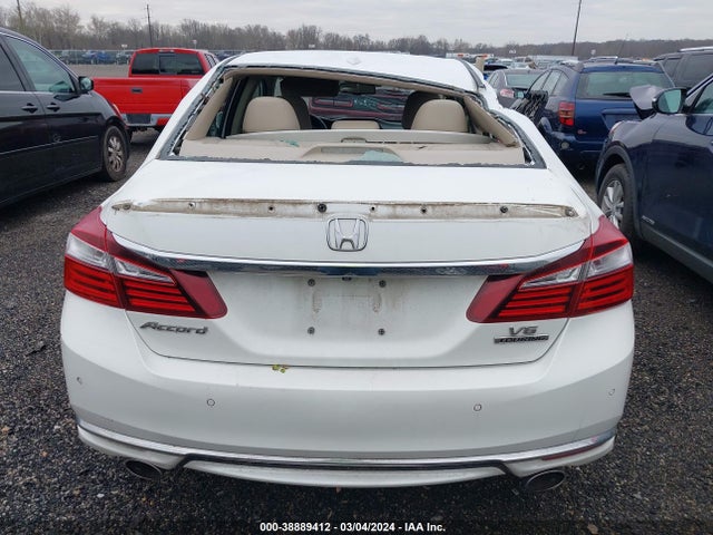 Honda Accord Touring 2016 1HGCR3F99GA010669 Image 16
