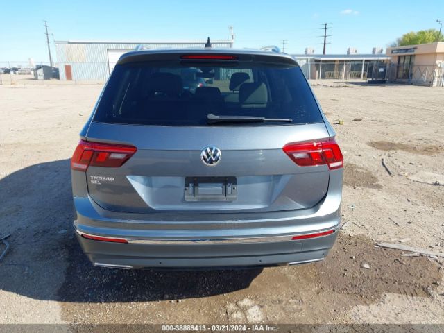 3VV3B7AX1MM124942 Volkswagen Tiguan 2.0t Se/2.0t Se R-line Black/2.0t Sel