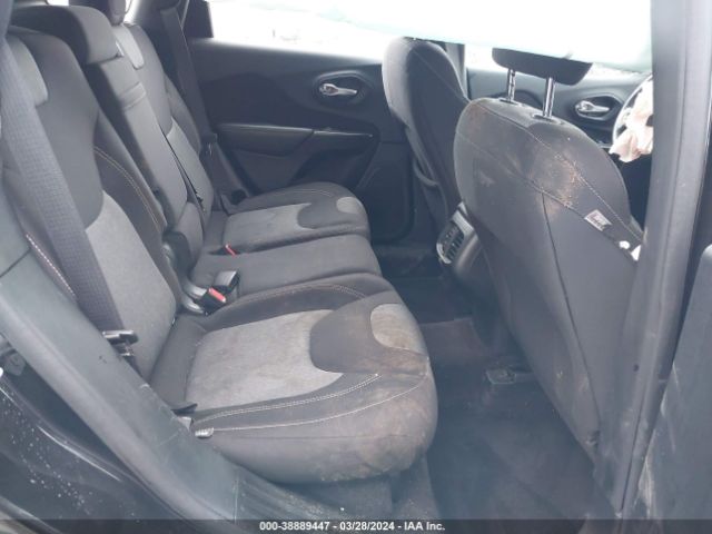 1C4PJLAB4GW303688 Jeep Cherokee Sport