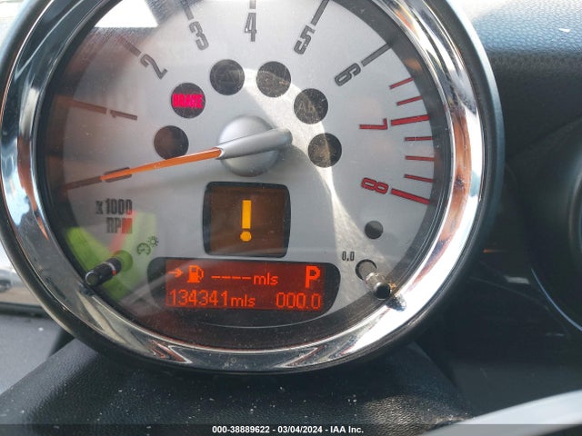 2010 MINI COOPER S WMWMF7C57ATZ72207 Photo 6