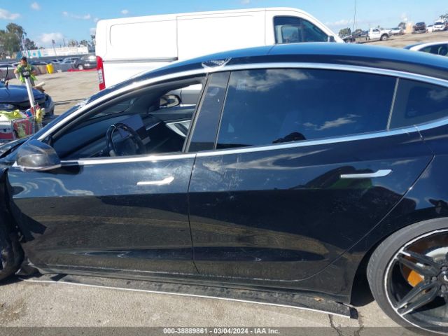 5YJ3E1EB3KF498018 Tesla Model 3 Long Range/performance