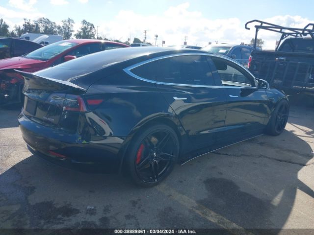 5YJ3E1EB3KF498018 Tesla Model 3 Long Range/performance