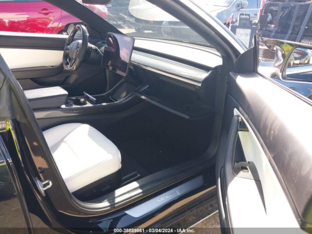 5YJ3E1EB3KF498018 Tesla Model 3 Long Range/performance