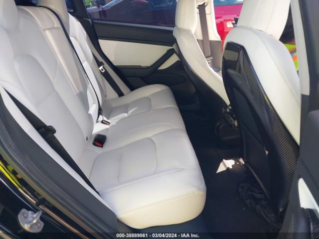 5YJ3E1EB3KF498018 Tesla Model 3 Long Range/performance