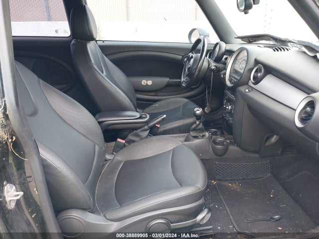 2012 MINI COOPER CLUBMAN WMWZF3C52CT267722 Photo 4