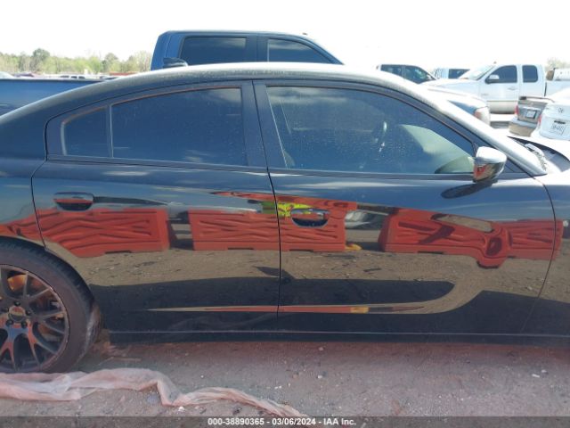 2C3CDXHGXJH176633 Dodge Charger Sxt Plus Rwd