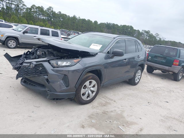 Toyota RAV4 LE 2019 JTMF1RFV9KD029507 Image 2