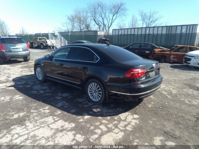 1VWBT7A39GC012848 Volkswagen Passat 1.8t Se