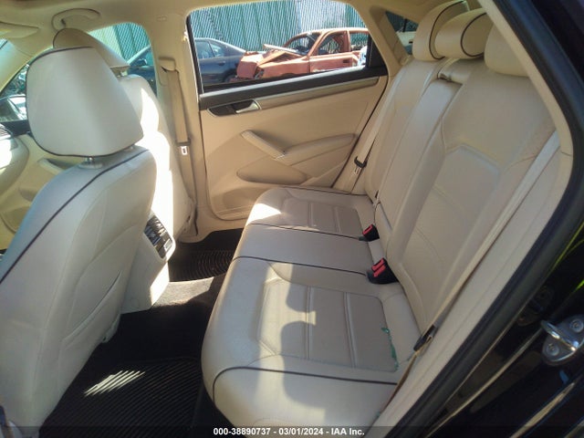 1VWBT7A39GC012848 Volkswagen Passat 1.8t Se