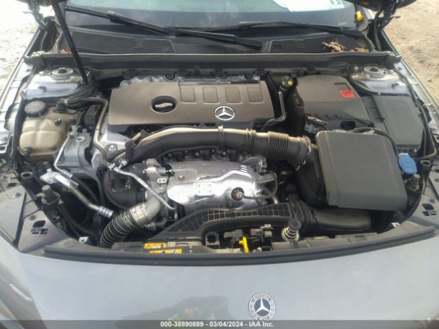 WDD3G4FBXKW021727 Mercedes-Benz A 220 4matic