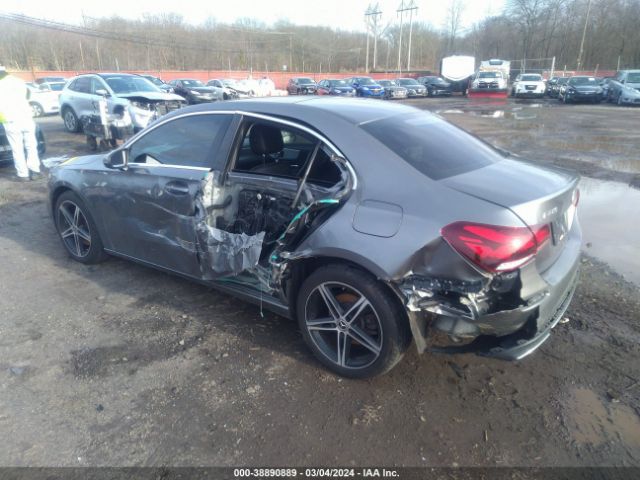 WDD3G4FBXKW021727 Mercedes-Benz A 220 4matic