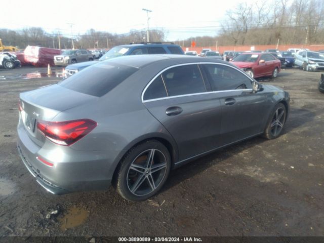 WDD3G4FBXKW021727 Mercedes-Benz A 220 4matic