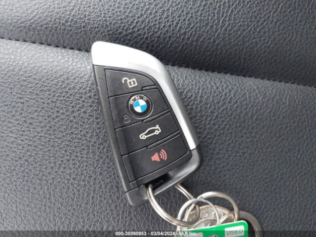 WBXHU7C3XHP924828 BMW X1 Sdrive28i