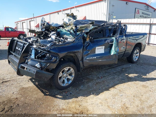 1C6SRFMT3LN222990 RAM 1500 Big Horn  4x4 6'4 Box