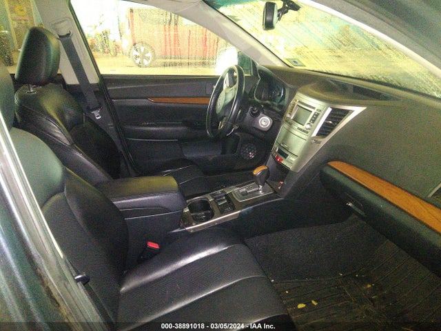 Subaru Outback 2.5i Limited 2014 4S4BRBLC5E3275414 Image 5