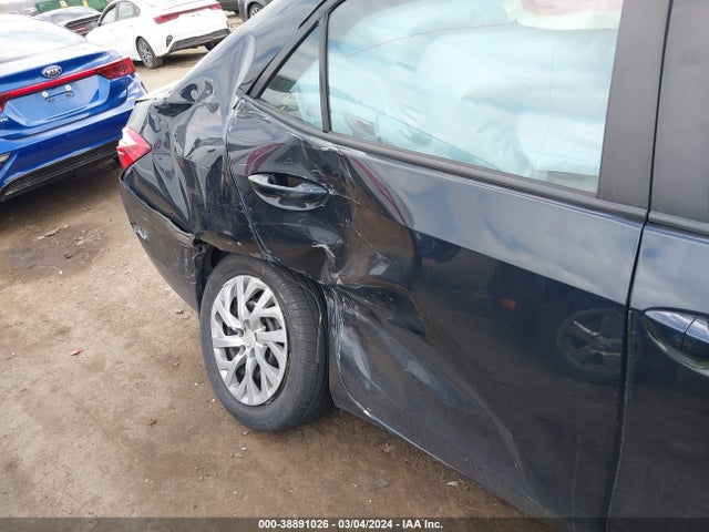 Toyota COROLLA LE 2019 2T1BURHE7KC232217 Image 17