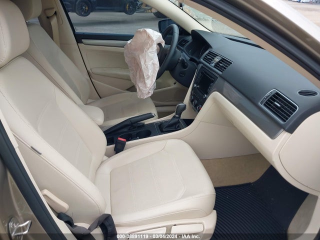 1VWAS7A38FC123033 Volkswagen Passat 1.8t Limited Edition