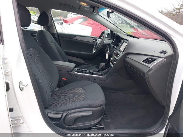 Hyundai SONATA SE 2019 5NPE24AF1KH777044 Image 5