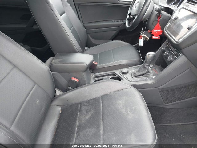 3VV2B7AX9KM031594 Volkswagen Tiguan 2.0t Se/2.0t Sel/2.0t Sel R-line/2.0t Sel R-line Black