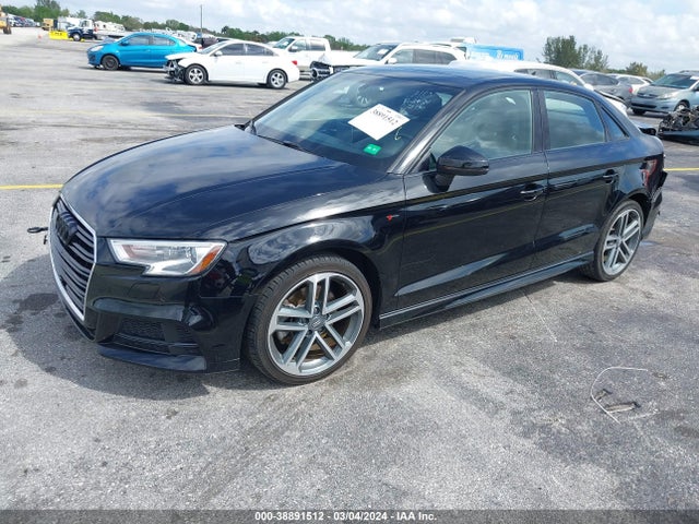 Audi A3 2.0t Tech Premium 2018 WAUGUGFF8J1072130 Image 2