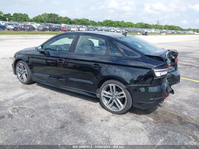 Audi A3 2.0t Tech Premium 2018 WAUGUGFF8J1072130 Image 3