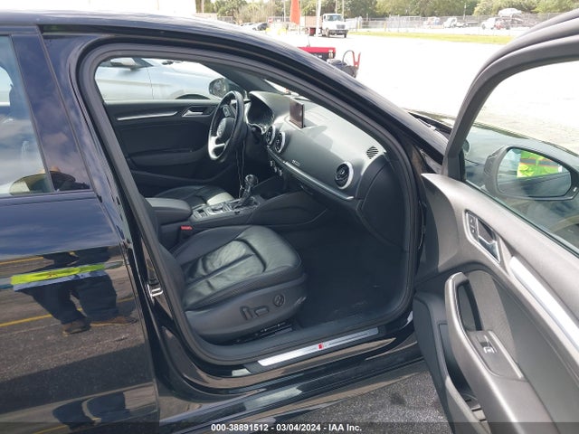 Audi A3 2.0t Tech Premium 2018 WAUGUGFF8J1072130 Image 5