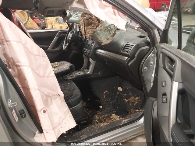 Subaru Forester 2.5i Premium 2015 JF2SJADC8FH502170 Image 5