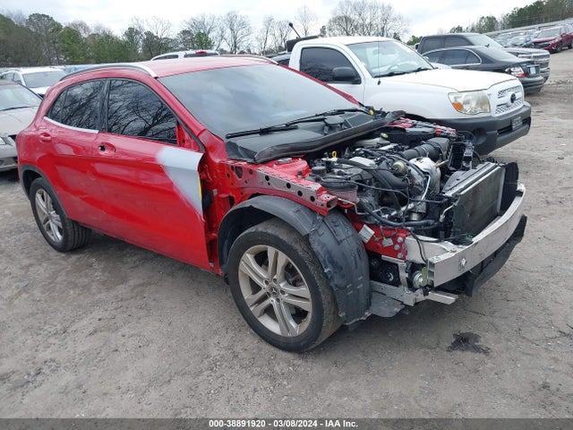 2018 WDCTG4EB8JJ419018 main image