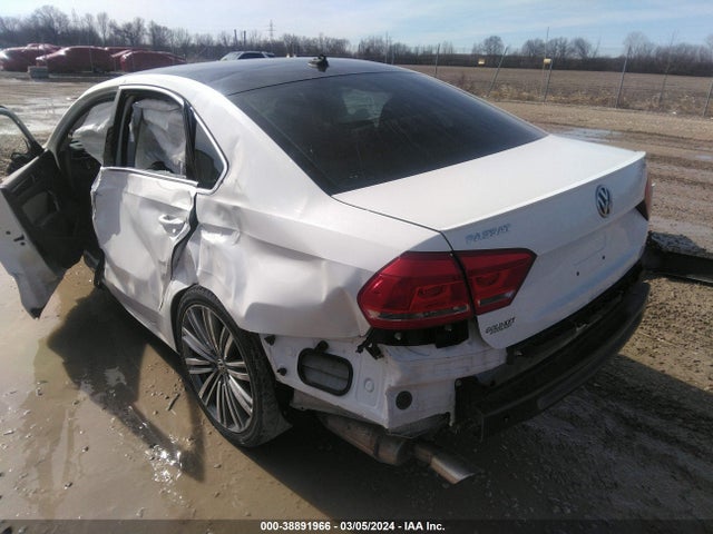 1VWBS7A30FC047120 Volkswagen Passat 1.8t Sport