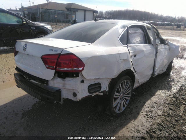 1VWBS7A30FC047120 Volkswagen Passat 1.8t Sport