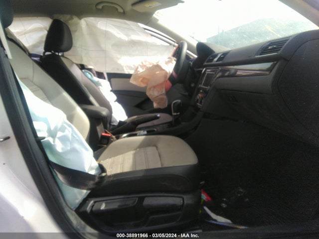 1VWBS7A30FC047120 Volkswagen Passat 1.8t Sport