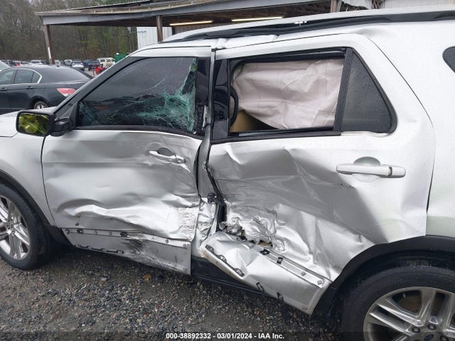 Ford EXPLORER XLT 2017 1FM5K7D8XHGC17420 Image 6