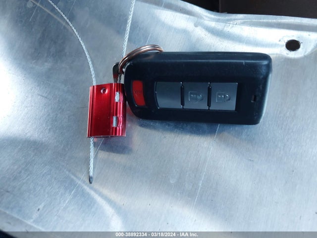 JA4AD3A31FZ003748 Mitsubishi Outlander Se