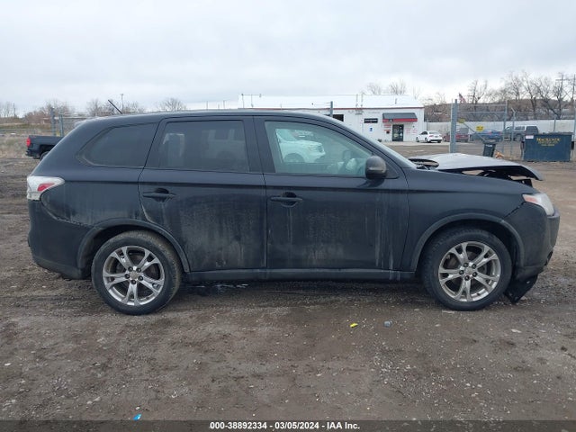 JA4AD3A31FZ003748 Mitsubishi Outlander Se
