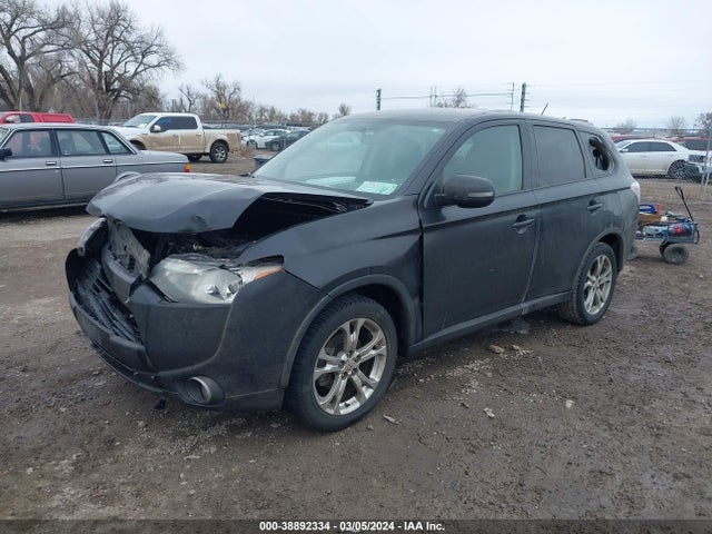 JA4AD3A31FZ003748 Mitsubishi Outlander Se