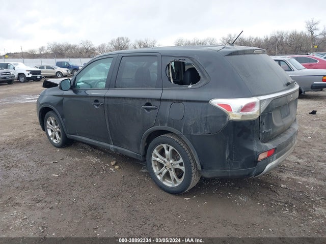 JA4AD3A31FZ003748 Mitsubishi Outlander Se