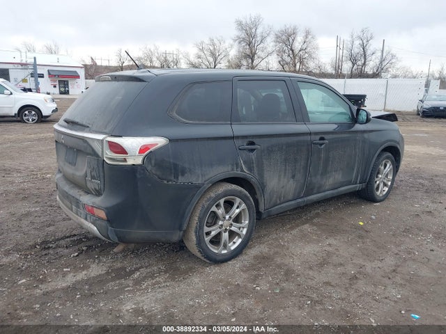 JA4AD3A31FZ003748 Mitsubishi Outlander Se