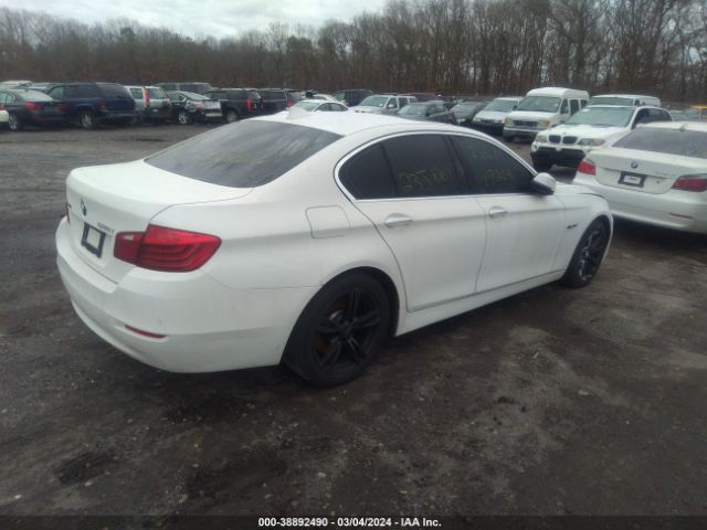 WBA5A7C5XFD626477 BMW 528i Xdrive