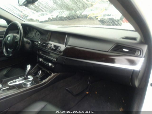 WBA5A7C5XFD626477 BMW 528i Xdrive