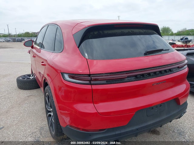 2024 PORSCHE CAYENNE WP1AA2AY5RDA02039 Photo 2