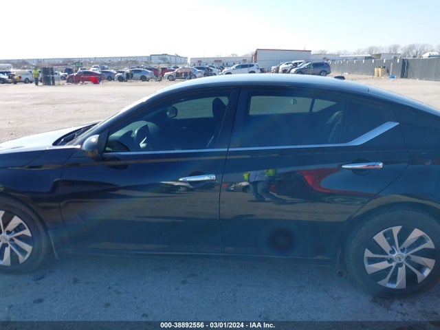 Nissan Altima 2.5 S 2019 1N4BL4BV6KC220170 Image 14