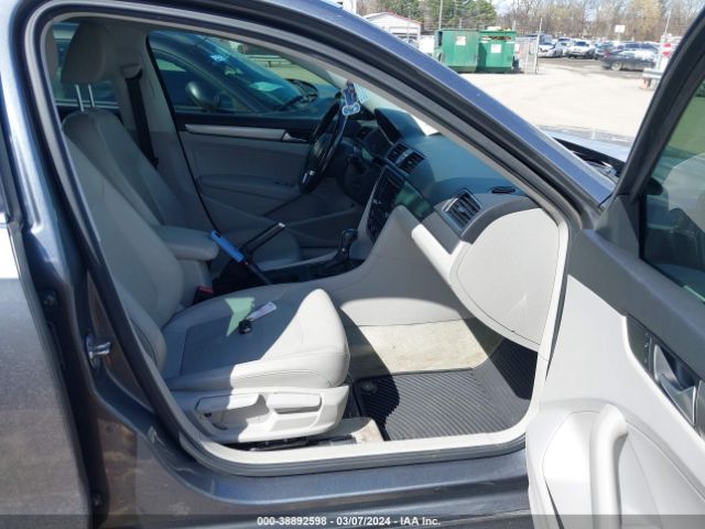 1VWAT7A36FC122959 Volkswagen Passat 1.8t Limited Edition